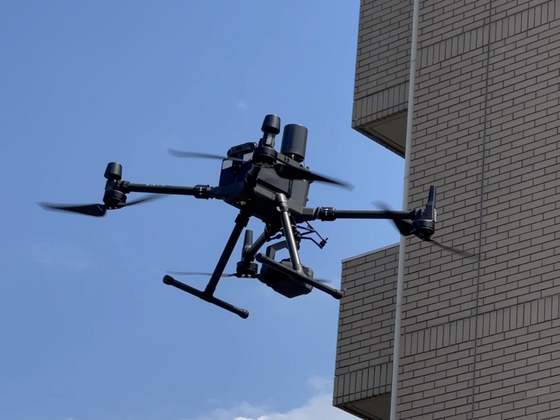 ドローンによる外壁点検の様子